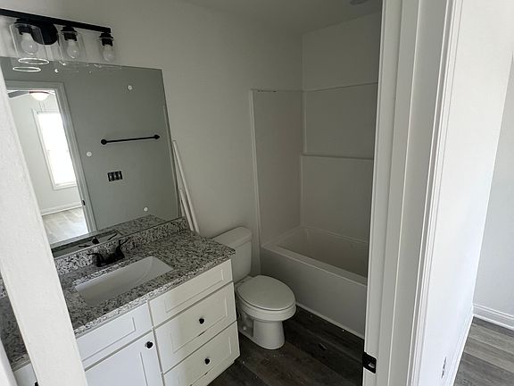 5th image of 846 Ridgewood Dr #1-5