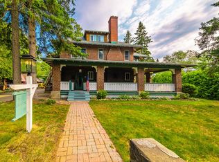 6 Maple St, Lake Placid, NY 12946