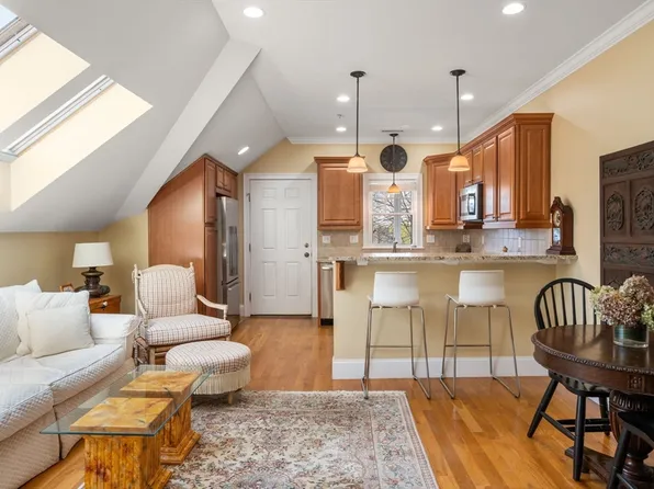 23 Robbins St Unit 31, Waltham, MA 02453
