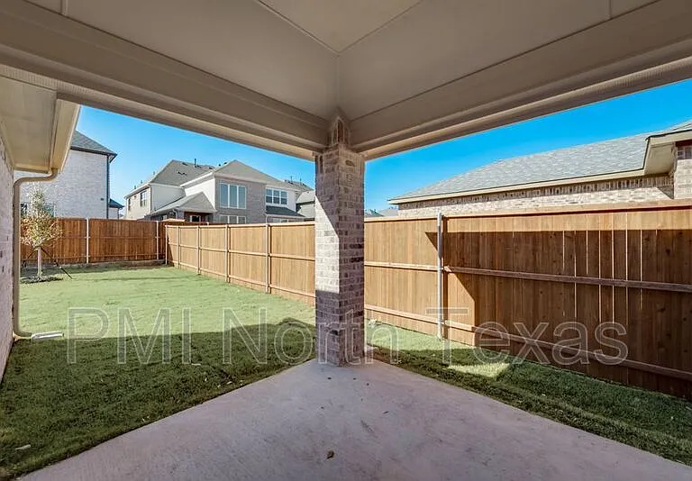 309 Amenduni Ln — Photo 18