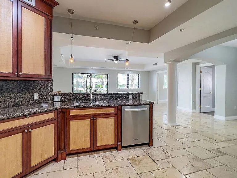4241 Ocean Blvd #101 — Photo 34