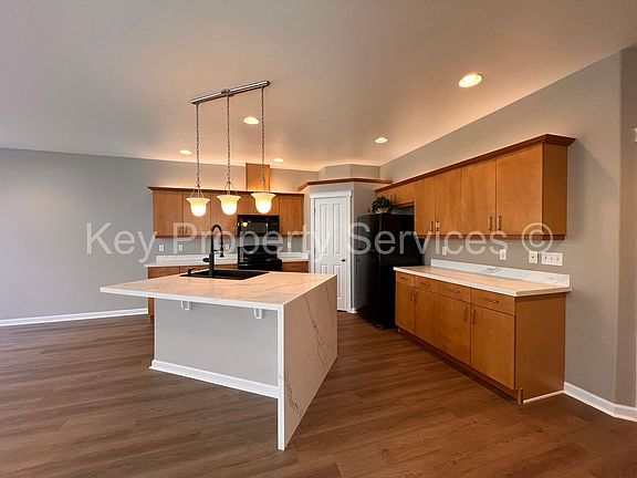5th image of 13904 NE 23rd Ave
