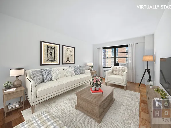 266 East Broadway image 4 of 27