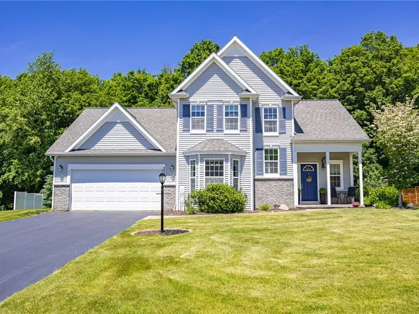 230 Woodsview Dr, Webster, NY 14580