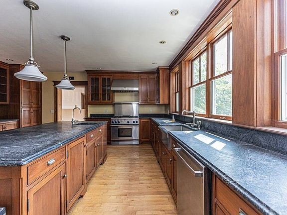 5th image of 29 Gorham St