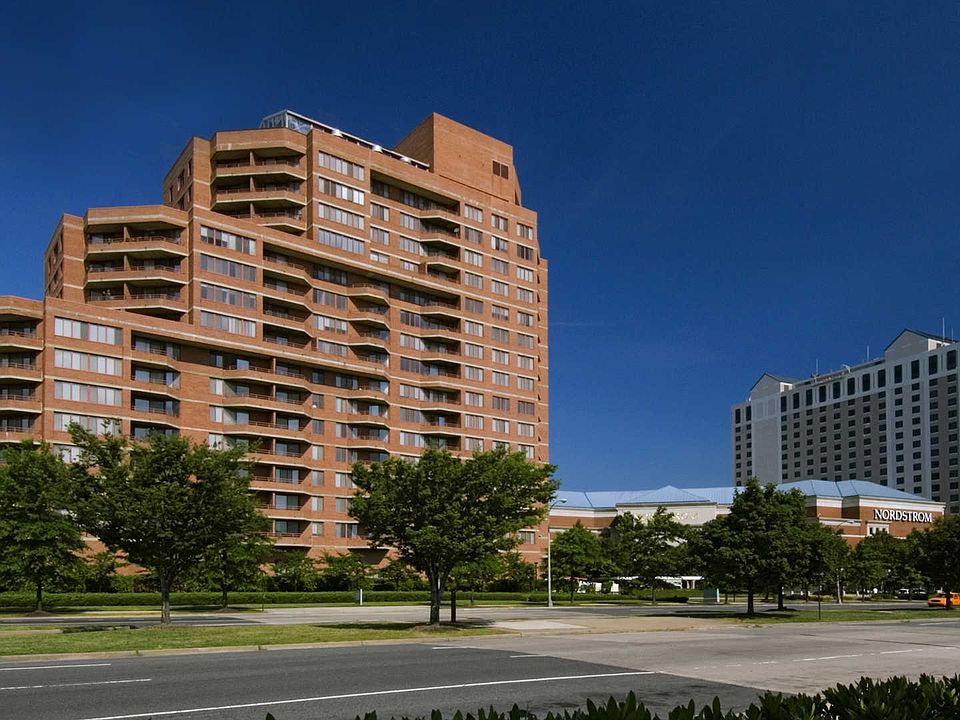 Park at Pentagon Row Apartments