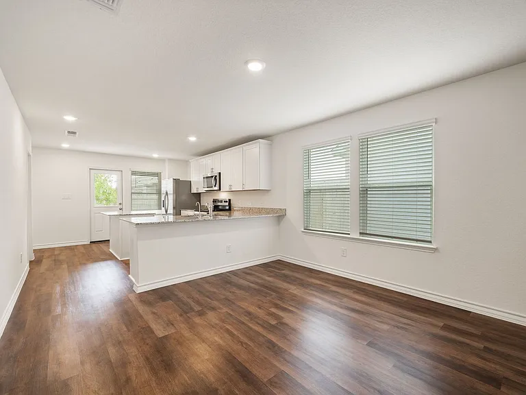1115 Pigeon Ln — Photo 16