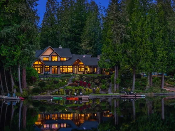 1752 W Beaver Lake Drive SE, Sammamish, WA 98075