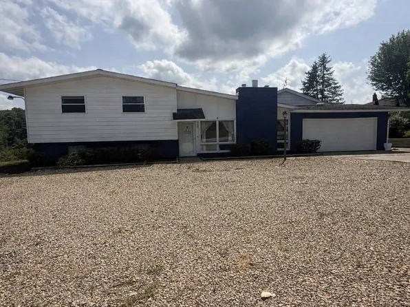 7696 National Pike, Uniontown, PA 15401