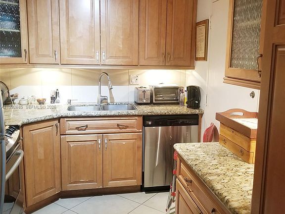 2nd image of 625 Biltmore Way APT 905