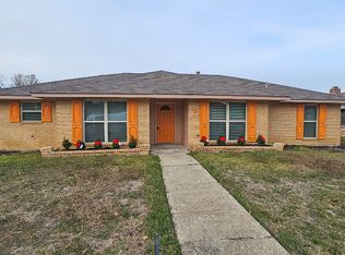 1521 Rocky Point Dr, Lewisville, TX 75077
