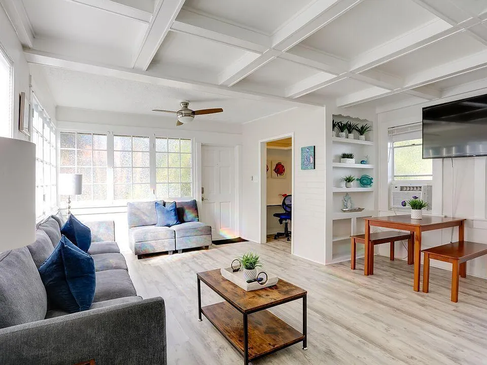 216 S M St #2
