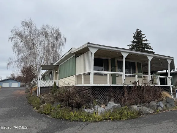 1130 N Wenas Rd Trailer 22, Selah, WA 98942