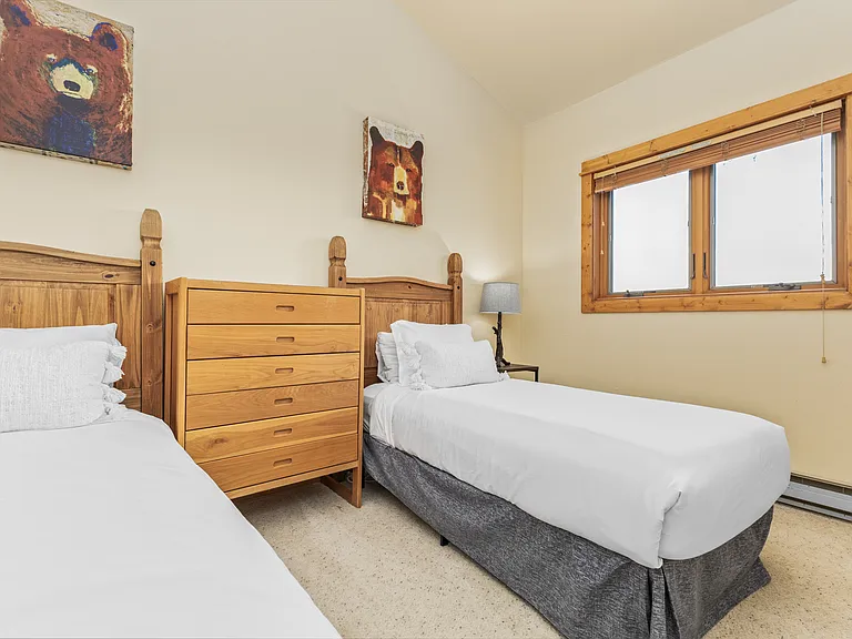 3rd Floor Bedroom #3 - 2 Twins