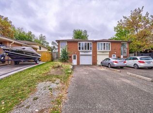 3425 Oakglade Cres, Mississauga, ON L5C 1X4
