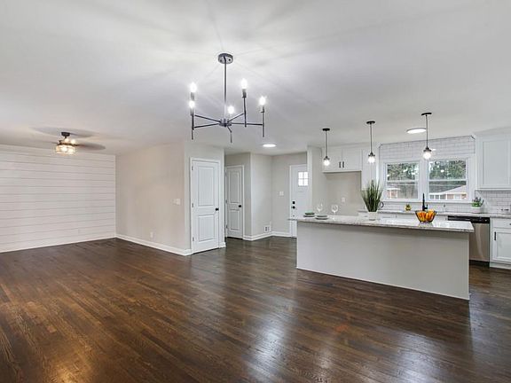 5th image of 2351 Beach Way SW