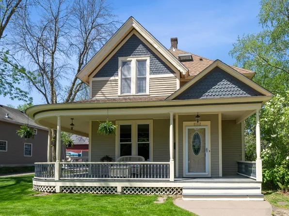 1112 4th St S, Stillwater, MN 55082