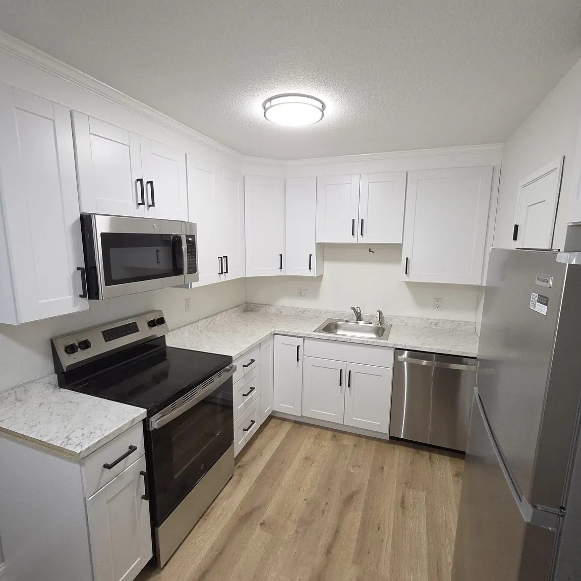 2 bed, 1.0 bath, 895 sqft, $2,750 — Photo 4