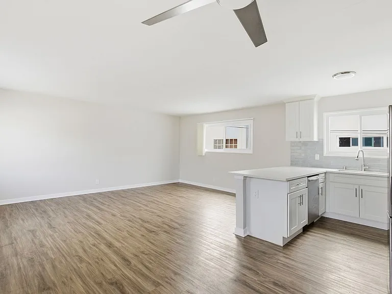 1323 11th Street — Photo 3