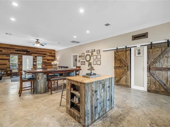 404 Red Cedar Ln, Somerville, TX 77879