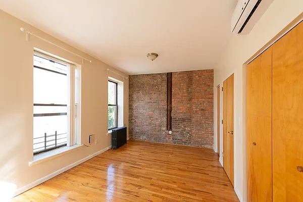 Rented by Greene & Grand Realty LLC | media 16