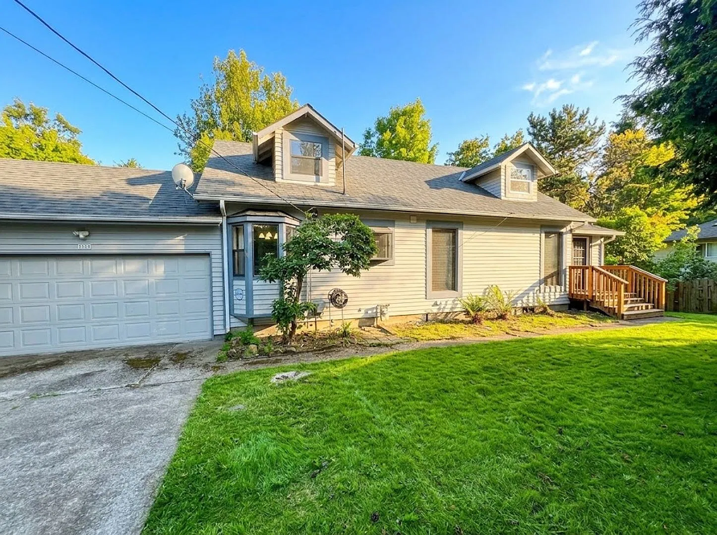 *$1,000 off the second full month of rent!* Beautifully Updated SW Portland Home in Excellent Loc... — Photo 2