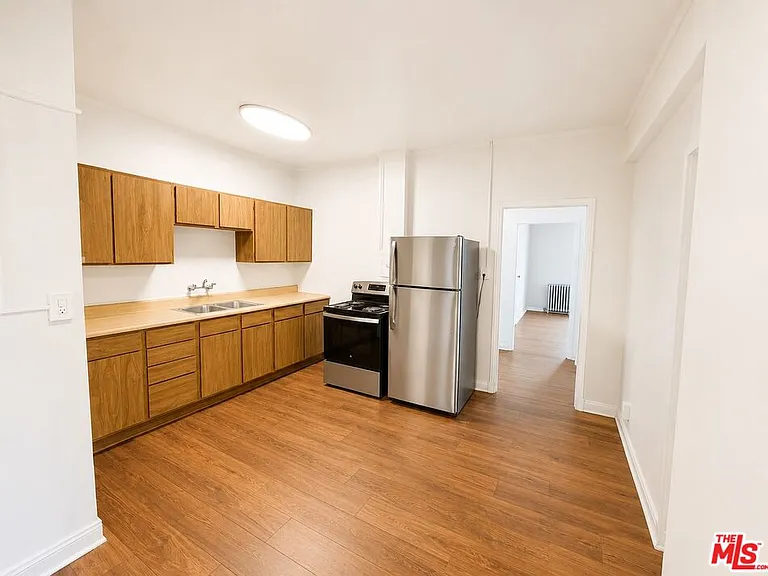 634 S Gramercy Pl #200 — Photo 2