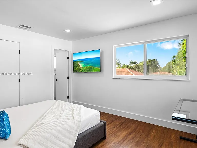 1651 SW 13th Ave — Photo 49