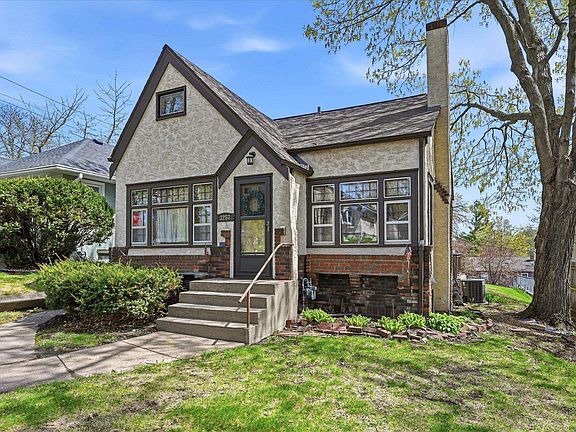 3rd image of 3257 Hayes St NE