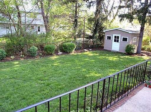 2nd image of 605 Oak Tree Ave