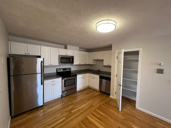 52 Mill St APT 4, Woburn, MA 01801