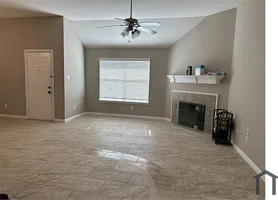 4 bed, 1900 sqft, $3,000 — Photo 2