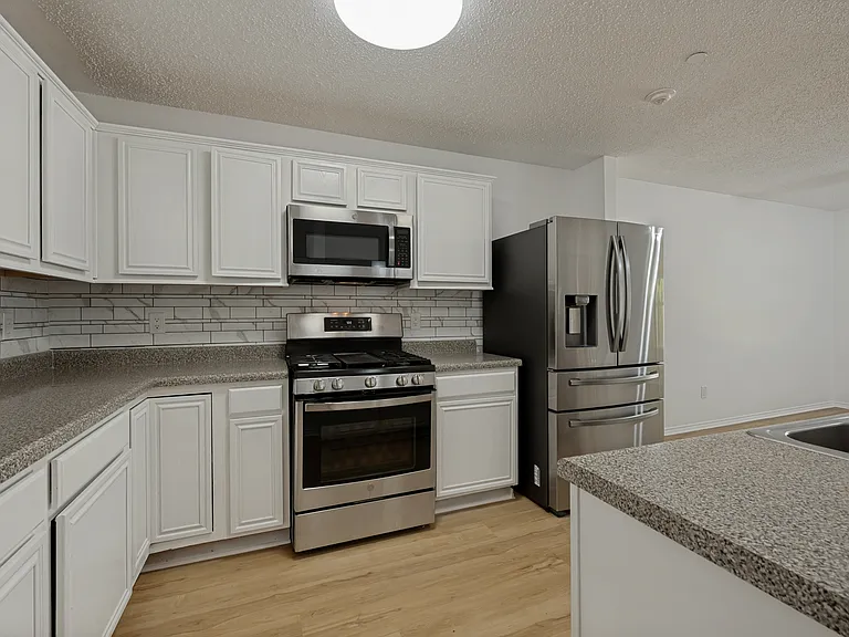 5518 Heathercrest Dr — Photo 18