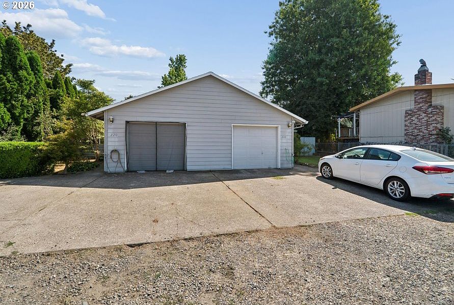 1st image of 240 SE Kane Dr
