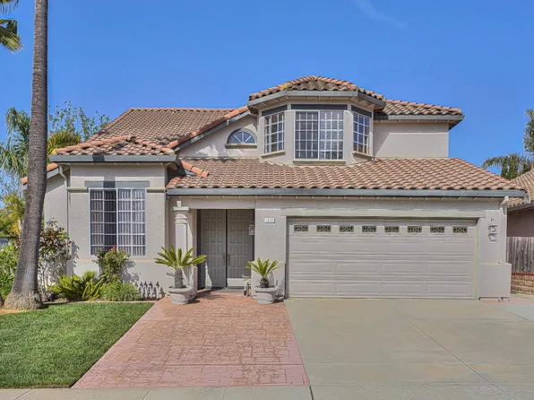 1216 De Cunha Ct, Salinas, CA 93906
