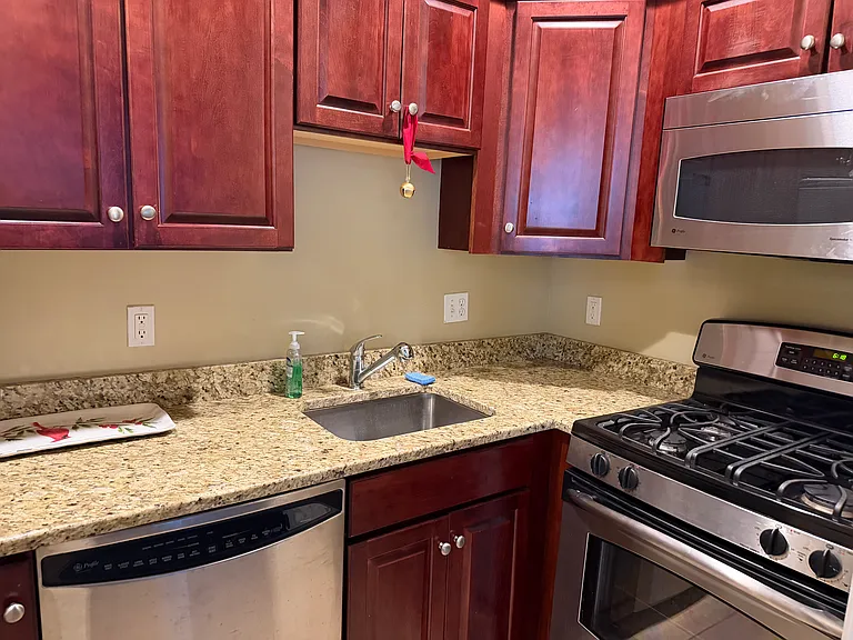248 Albion St #312 — Photo 31