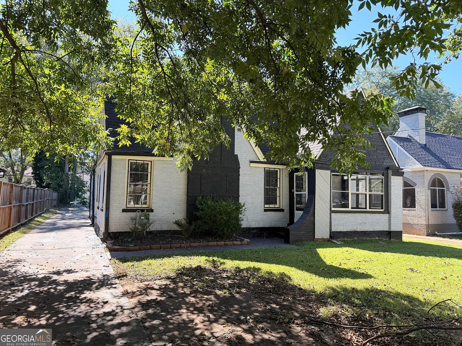 3 bed, 2.0 bath, 1890 sqft, $1,895 — Photo 2
