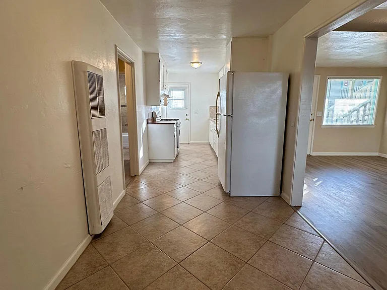 1125 Monterey Ave #5 — Photo 5
