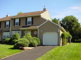 21 Choctaw Ridge Rd, Branchburg, NJ 08876