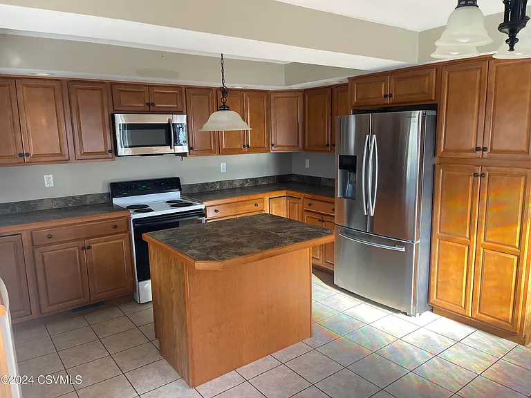 540 Park St — Photo 17