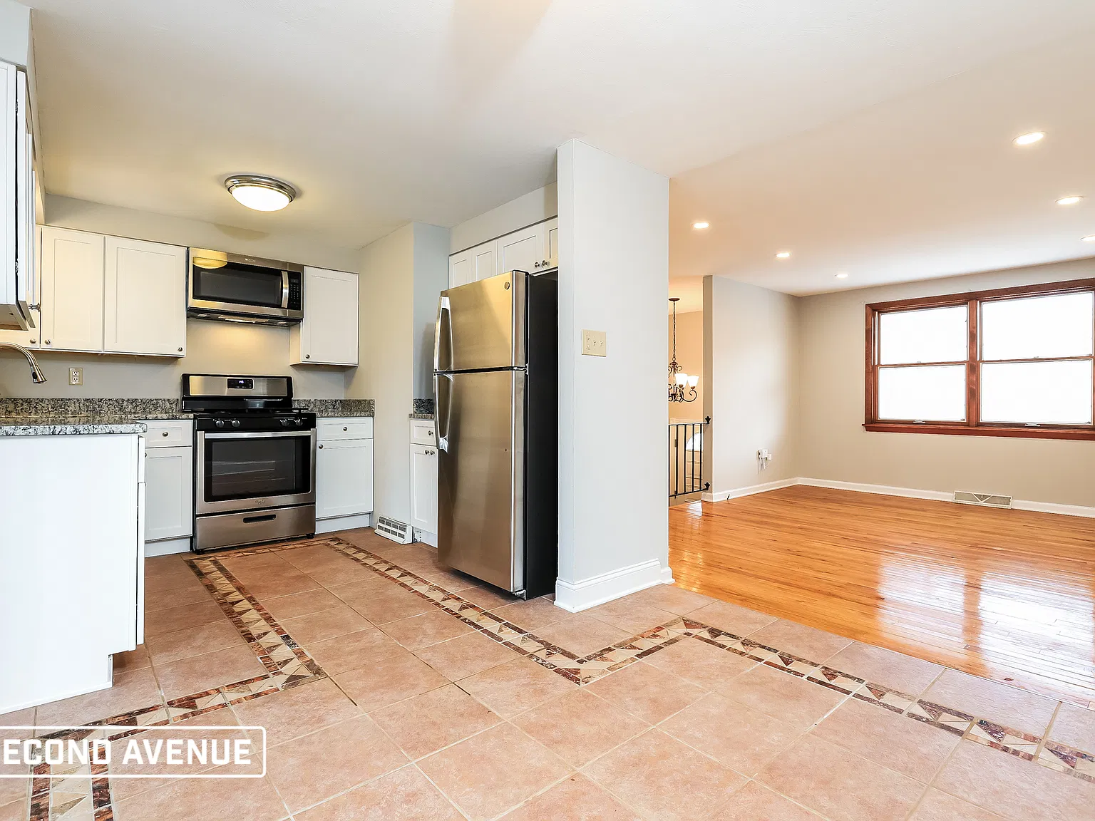 3 bed, 1.0 bath, 1630 sqft, $1,689 — Photo 3