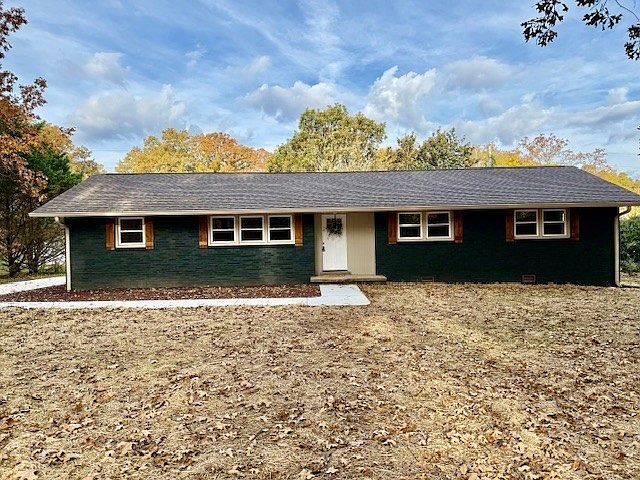 1st image of 402 Edgewood Dr