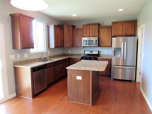 3rd image of 501 Raven Cir