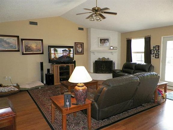 3rd image of 1118 Heiden Ct