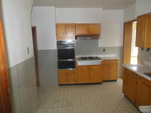 5th image of 224 Louisa Ave