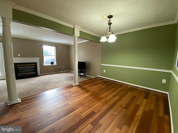 2nd image of 404 Waters Cove Ct