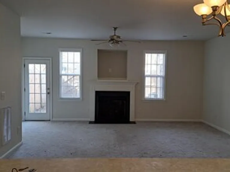 4411 Log Cabin Dr — Photo 4
