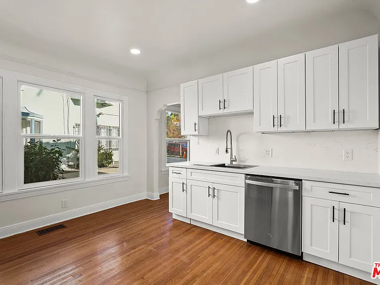 1815 N Grace Ave — Photo 7