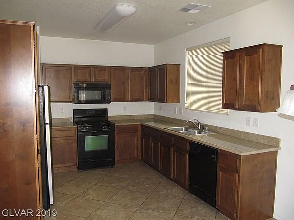 4th image of 1154 Village Crossing Ln #0