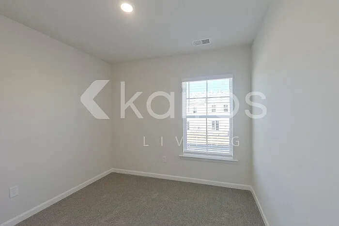 2083 Banyan Cir — Photo 16